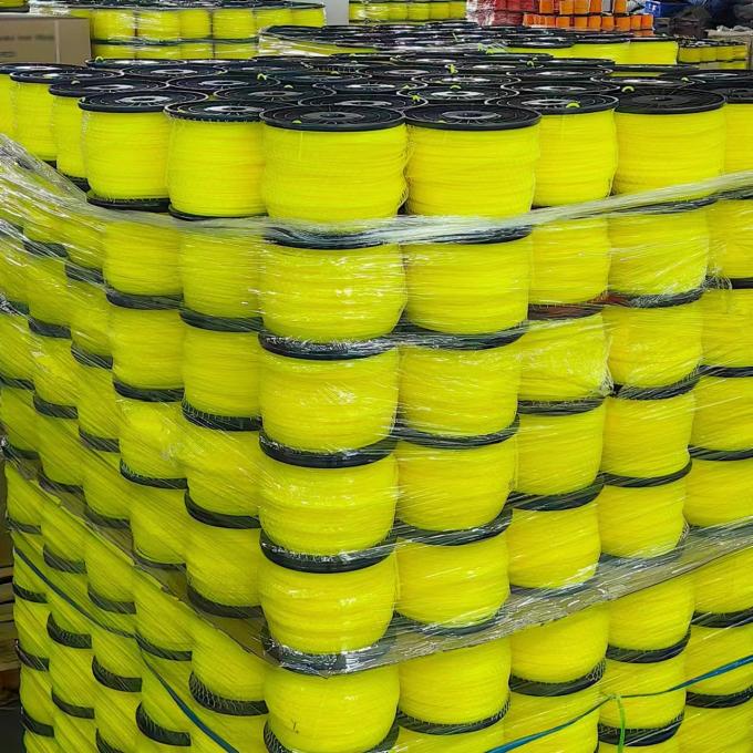 ブラシカット機のためのナイロン草切断ライン 0.095 インチ 4