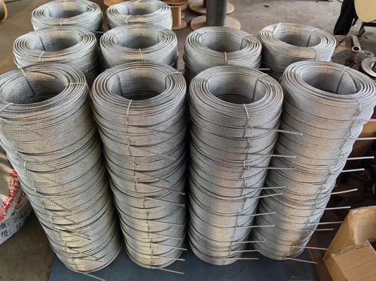 明るいコンパクト鋼鉄ワイヤロープ 4Vx39S 5FC 4ストランド フラット 無回転不加熱鋼鉄ワイヤ